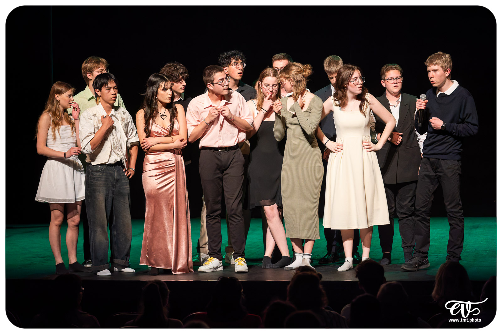 MAIS SONGEONS À RÉPÉTER S'IL VOUS PLAIT !